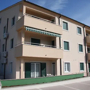 apartment-anethum.in-istria.net/